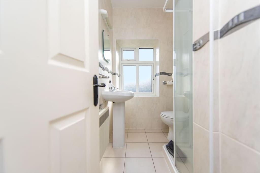 גלוואיי Clonbur House - Two Bedroom Village Apartment מראה חיצוני תמונה
